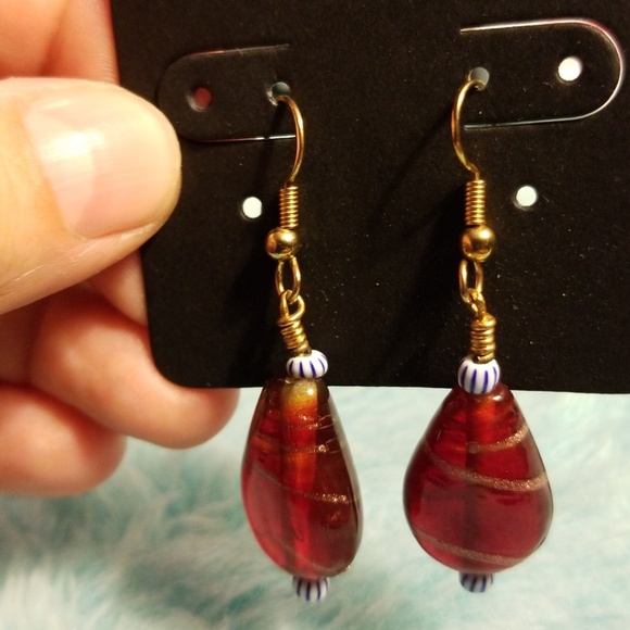 🍁3/$25 Handmade red earrings - Picture 2 of 2